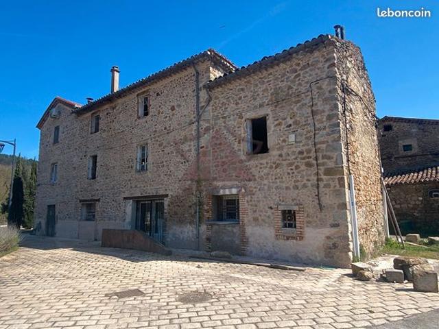 Maison 10 pièces 265 m²