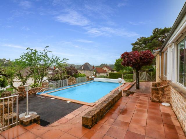 Maison 10 pièces 265 m²
