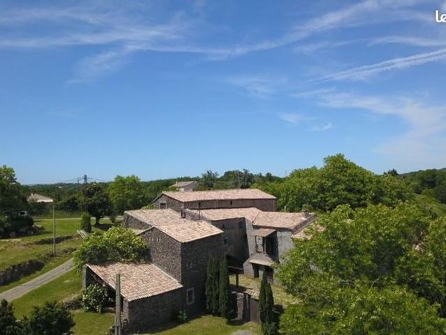 Maison 10 pièces 265 m²