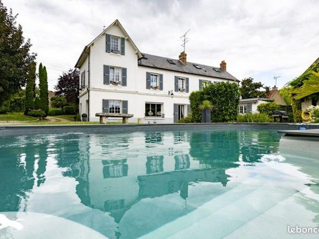 Maison 10 pièces 265 m²