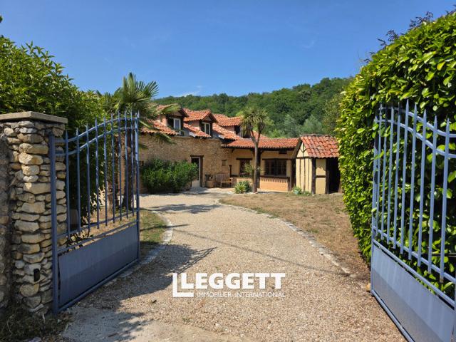 Maison 10 pièces 266 m²