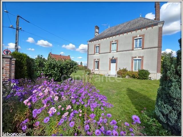 Maison 10 pièces 266 m²