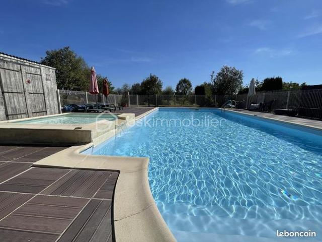 Maison 10 pièces 266 m²