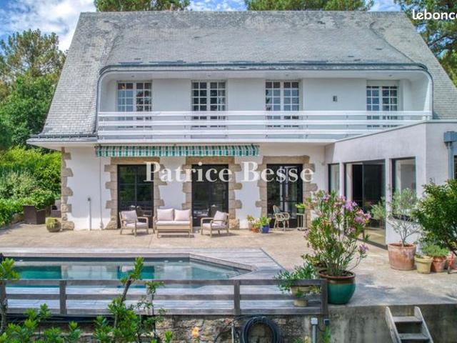 Maison 10 pièces 266 m²