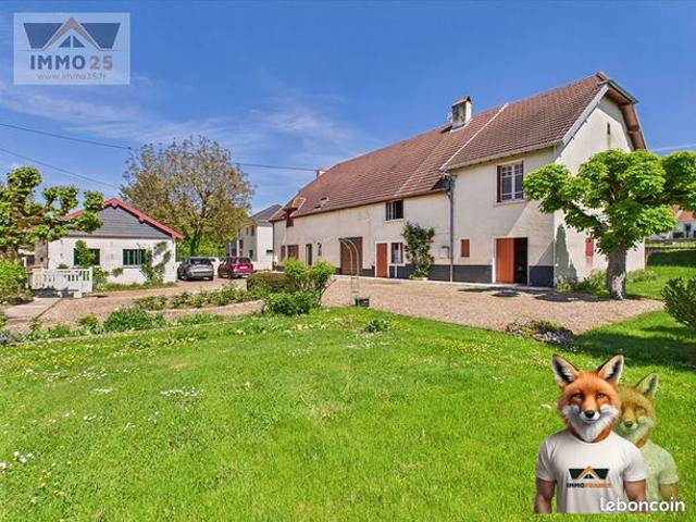 Maison 10 pièces 266 m²