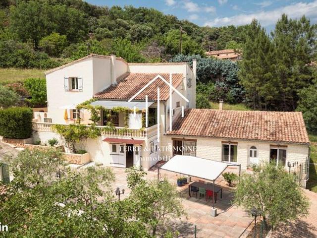 Maison 10 pièces 268 m²