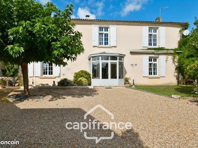 Maison 10 pièces 268 m²