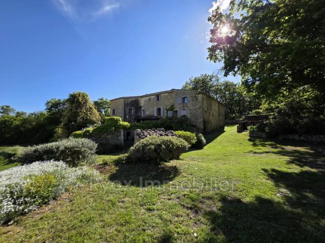 Maison 10 pièces 273 m²