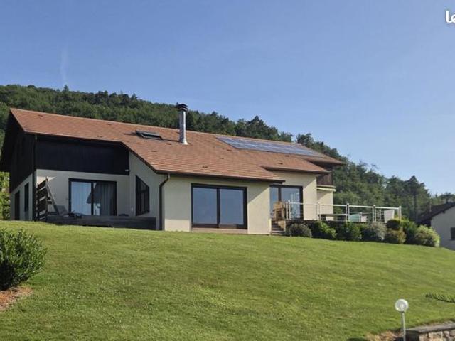 Maison 10 pièces 270 m²
