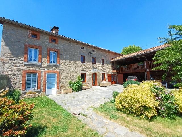 Maison 10 pièces 270 m²