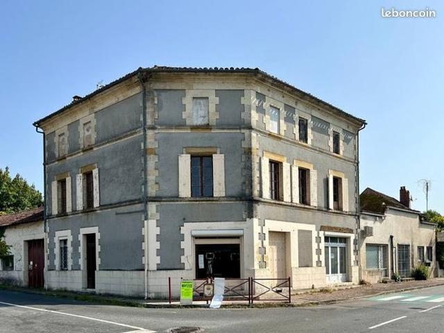 Maison 10 pièces 270 m²