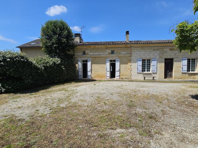 Maison 10 pièces 270 m²