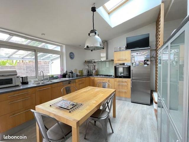 Maison 10 pièces 270 m²