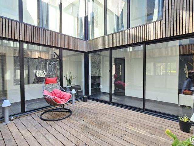 Maison 10 pièces 270 m²