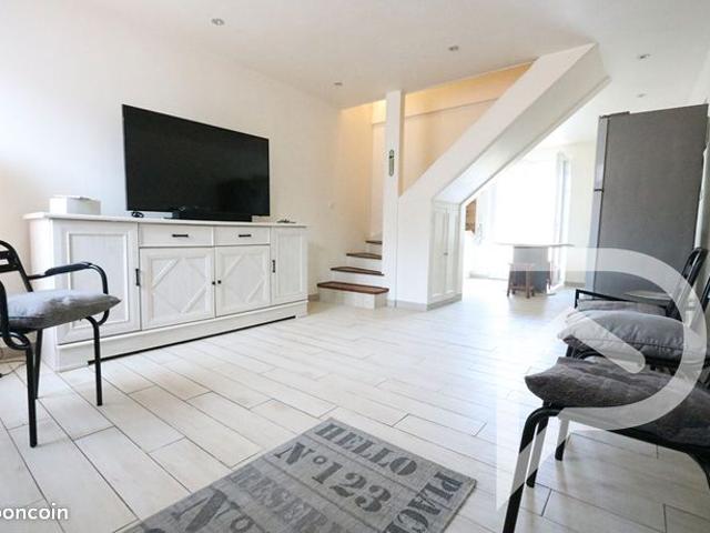 Maison 10 pièces 270 m²