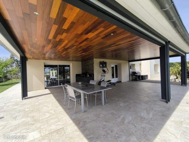 Maison 10 pièces 270 m²