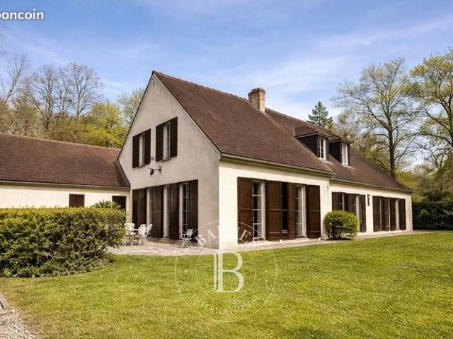 Maison 10 pièces 270 m²