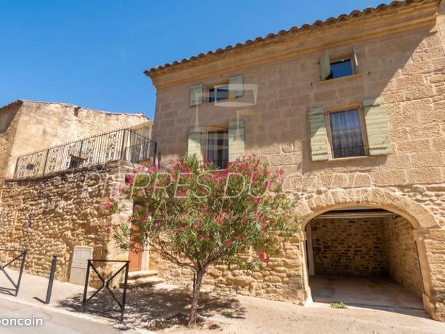 Maison 10 pièces 270 m²