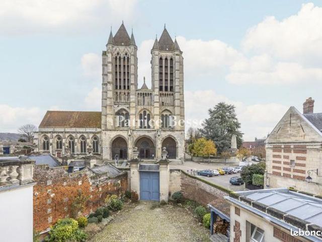 Maison 10 pièces 270 m²