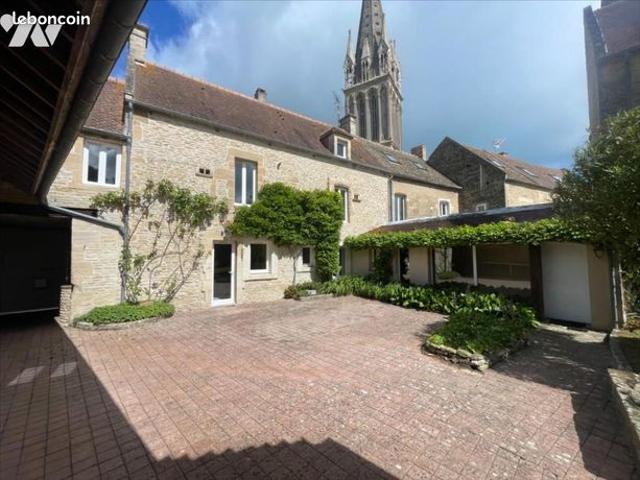 Maison 10 pièces 270 m²