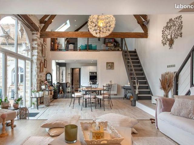 Maison 10 pièces 270 m²