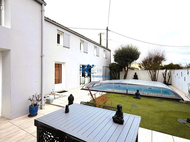 Maison 10 pièces 270 m²