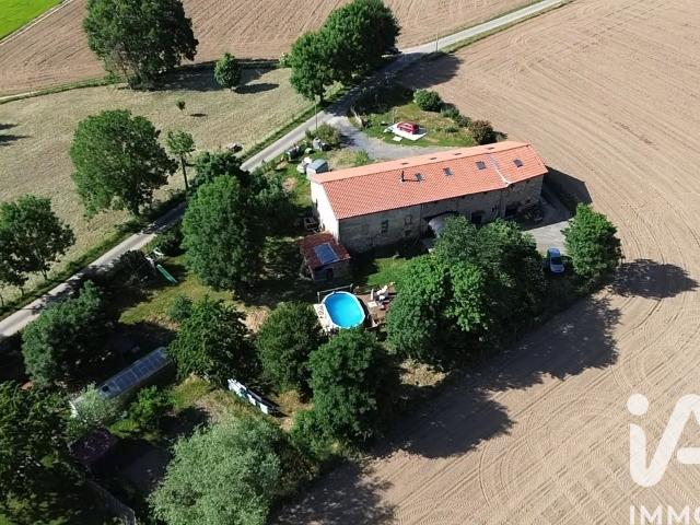 Maison 10 pièces 271 m²