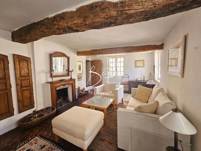 Maison 10 pièces 271 m²