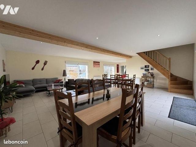 Maison 10 pièces 272 m²
