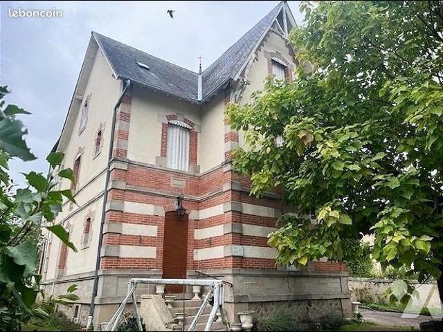 Maison 10 pièces 277 m²