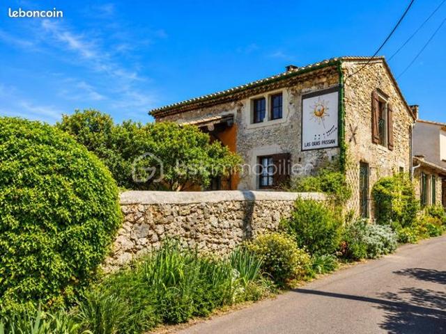 Maison 10 pièces 274 m²