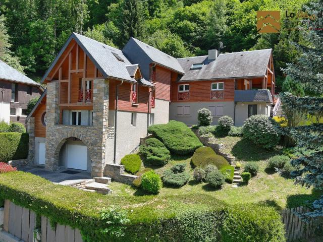 Maison 10 pièces 274 m²