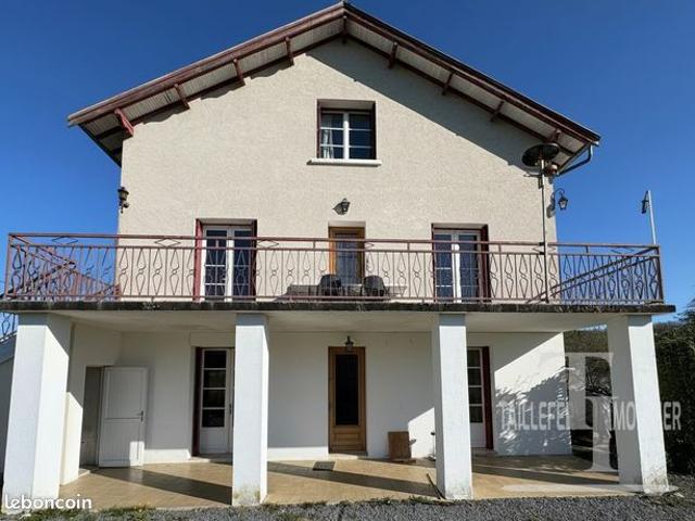 Maison 10 pièces 274 m²