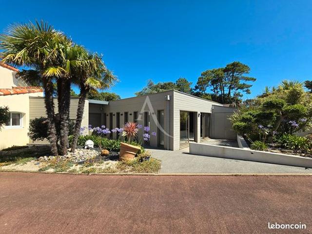 Maison 10 pièces 275 m²