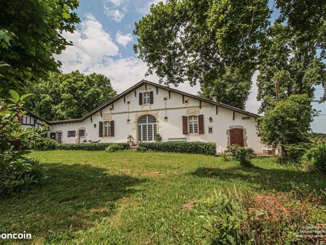 Maison 10 pièces 276 m²