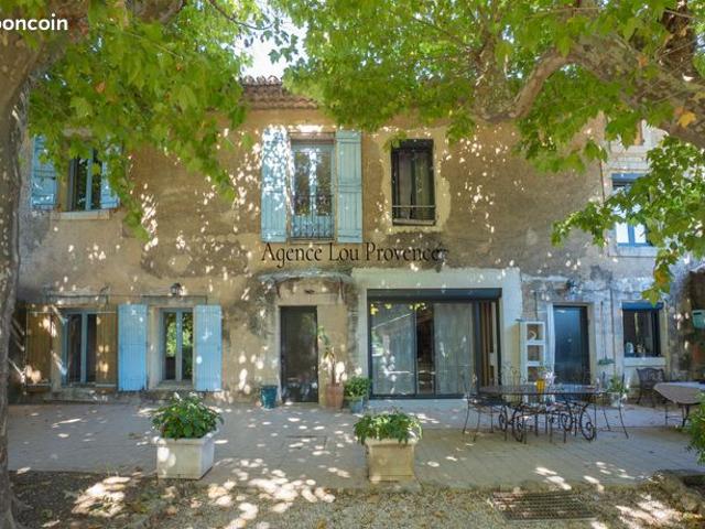 Maison 10 pièces 276 m²