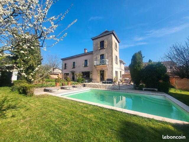 Maison 10 pièces 276 m²