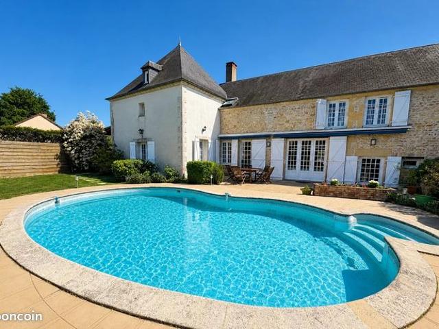 Maison 10 pièces 276 m²