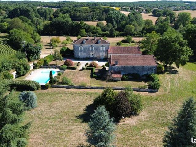 Maison 10 pièces 278 m²