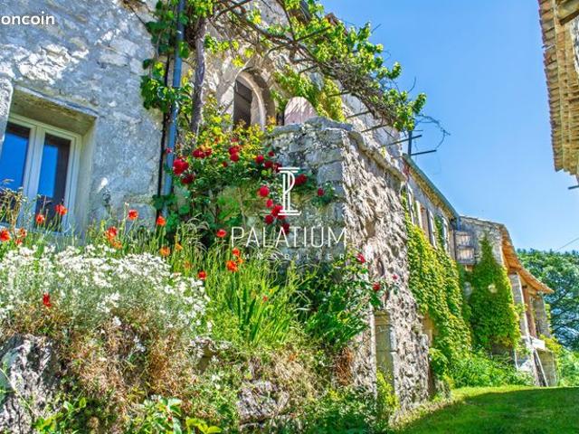 Maison 10 pièces 278 m²