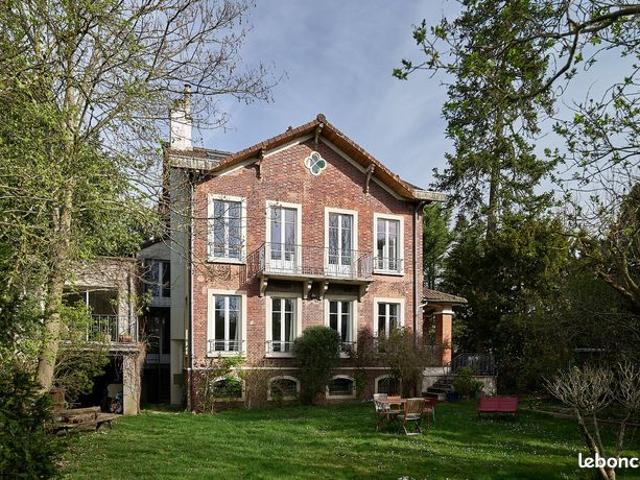 Maison 10 pièces 279 m²
