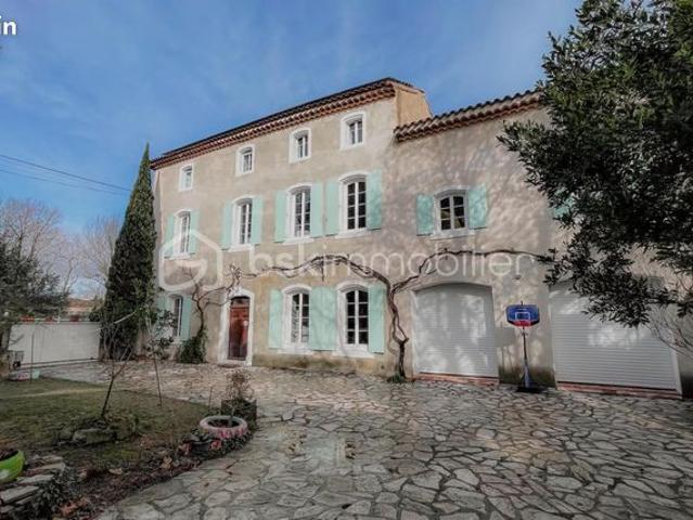 Maison 10 pièces 283 m²