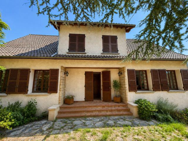 Maison 10 pièces 280 m²