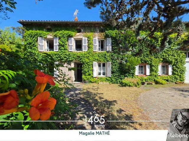 Maison 10 pièces 280 m²