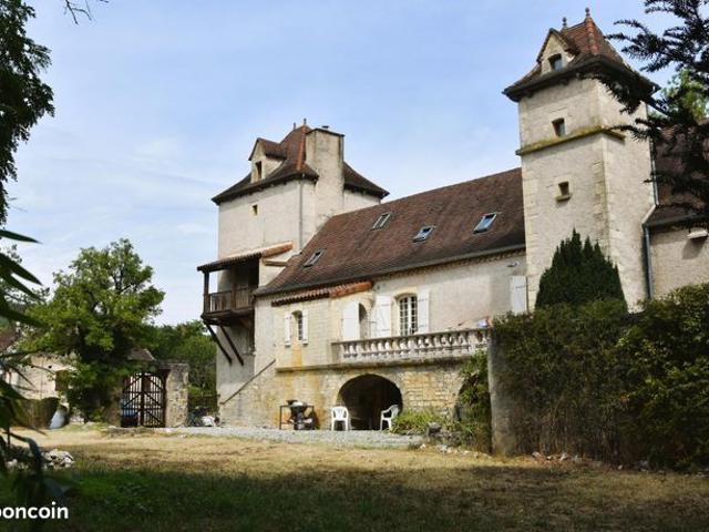 Maison 10 pièces 280 m²