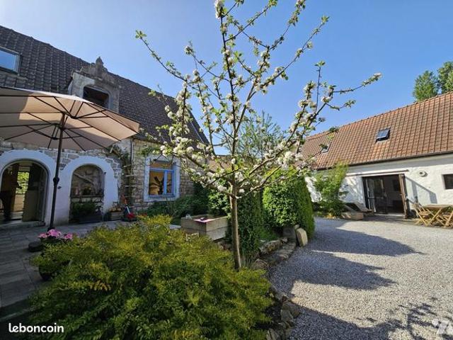 Maison 10 pièces 280 m²