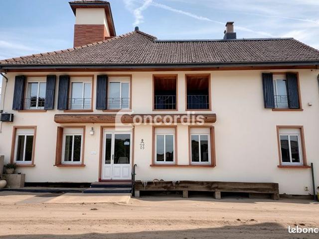 Maison 10 pièces 280 m²