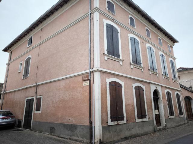Maison 10 pièces 280 m²