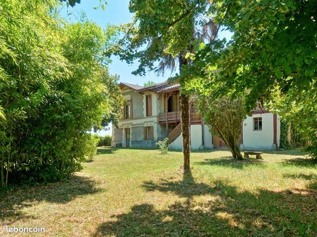 Maison 10 pièces 280 m²