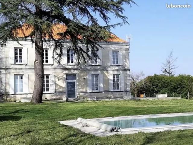 Maison 10 pièces 280 m²